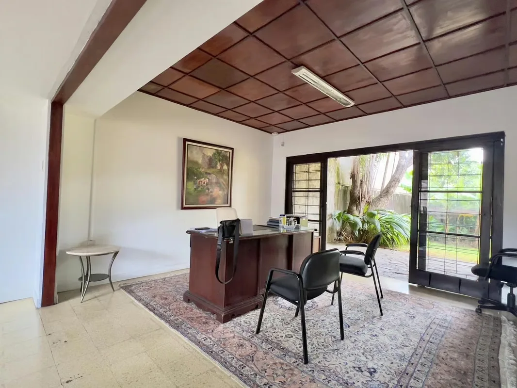 Propiedad comercial bien equipada disponible para alquiler en una zona comercial privilegiada, convenientemente ubicada junto a la ..., photo 4