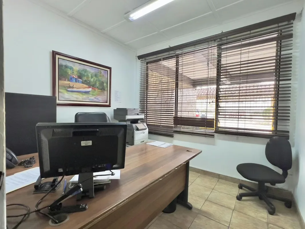 Propiedad comercial bien equipada disponible para alquiler en una zona comercial privilegiada, convenientemente ubicada junto a la ..., photo 8