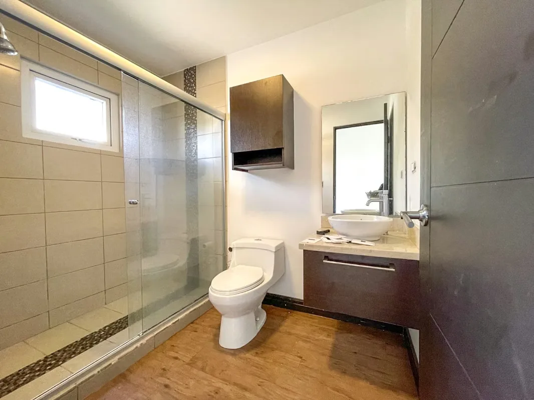 Si buscas una casa amplia, segura y con excelentes amenidades, esta propiedad en Condominio ..., photo 12