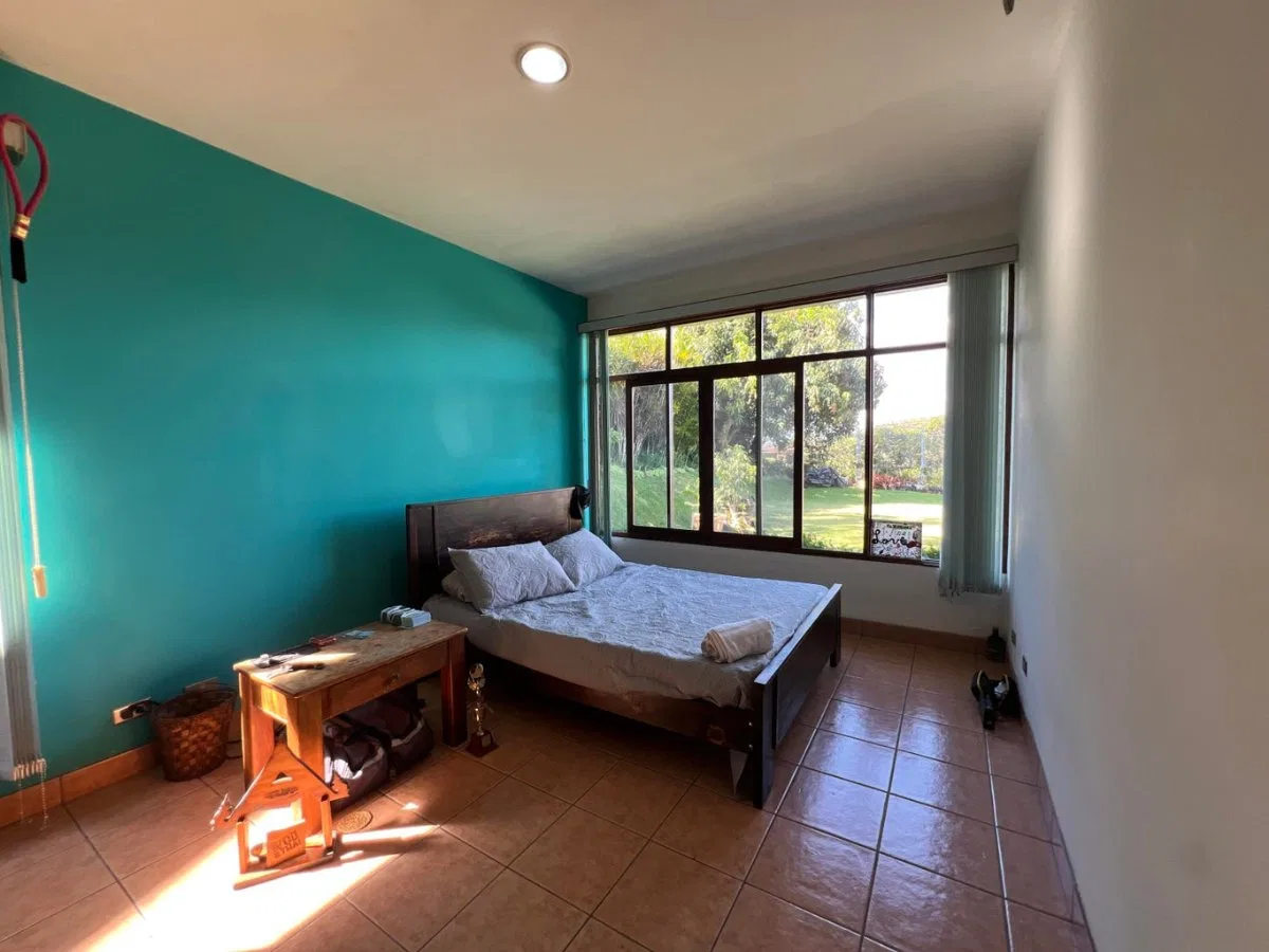 Casa en venta con amplio terreno y jardines en zona céntrica #26-1295 GS - Venta en Escazú, photo 4