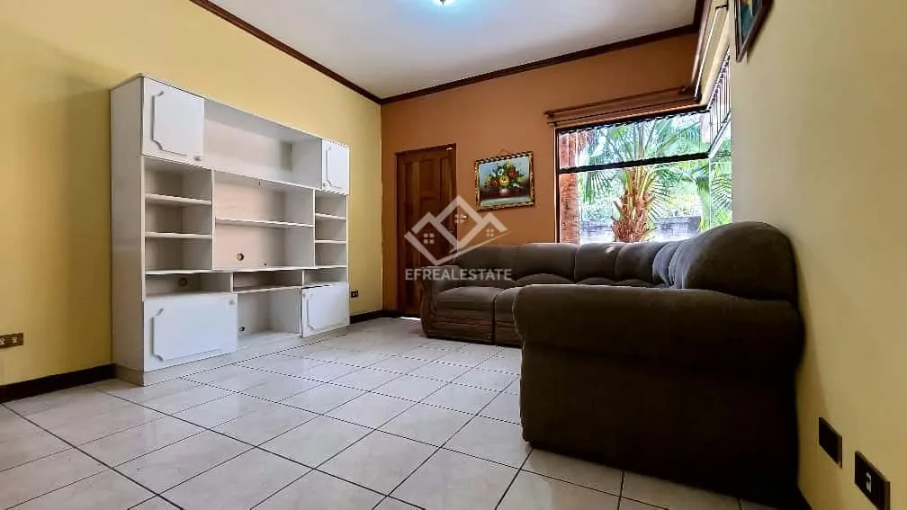 Vive en un ambiente residencial, tranquilo y seguro, con una excelente ubicación en Río de Santa Ana, muy cerca de PriceSmart y ...