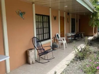 ¡Oportunidad de inversión! Guesthouse bien equipada a pasos de la playa y el Parque Nacional Cahuita, photo 2
