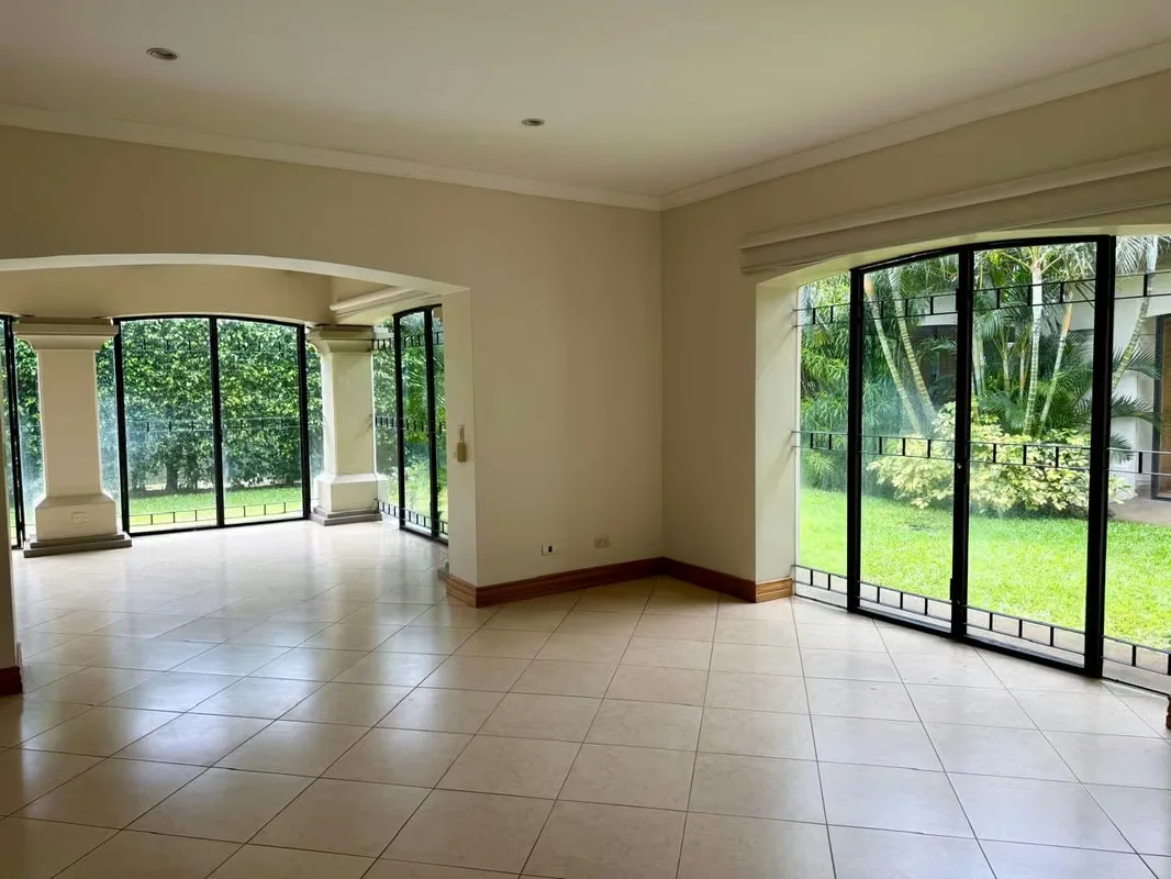 Preciosa casa de un piso con jardín, photo 10