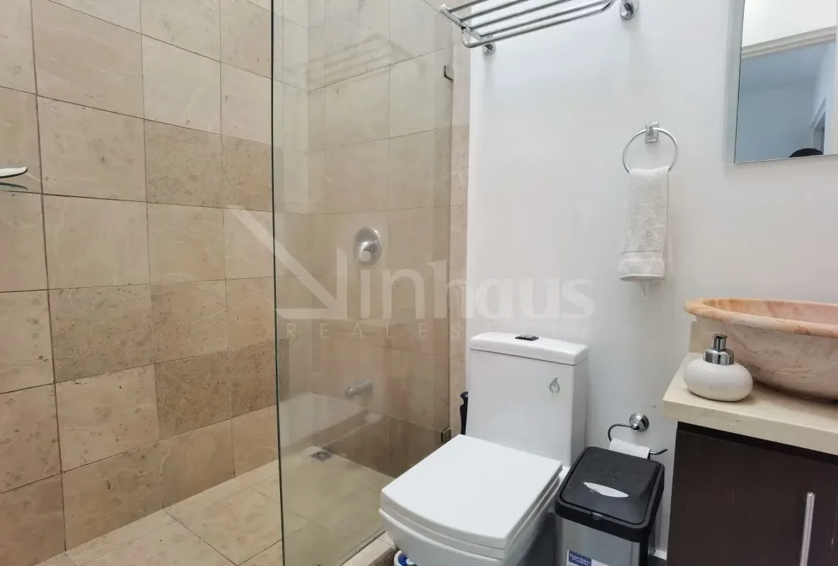 The ground floor includes a half-bathroom for visitors, an open living room and kitchen, as well as a back garden and separate battery area. This structure of 165 square meters of ..., photo 10
