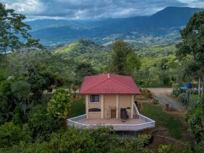 Casa totalmente equipada con 3 cuartos