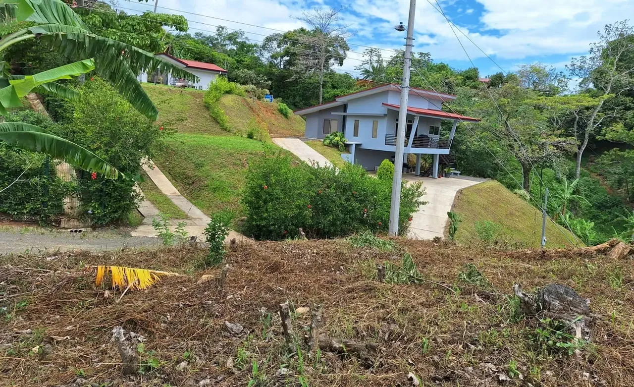 LOTE MAYRA is a gorgeous 5,002m² (1.25 acres) ready-to-build residential lot surrounded by Nature in Altos Los Cafetales in Puriscal. It has huge terrace ready to build, water-meter ..., photo 11
