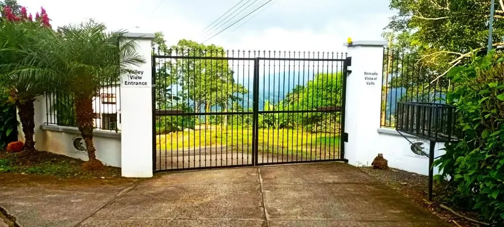 LOTE MAYRA is a gorgeous 5,002m² (1.25 acres) ready-to-build residential lot surrounded by Nature in Altos Los Cafetales in Puriscal. It has huge terrace ready to build, water-meter ..., photo 3