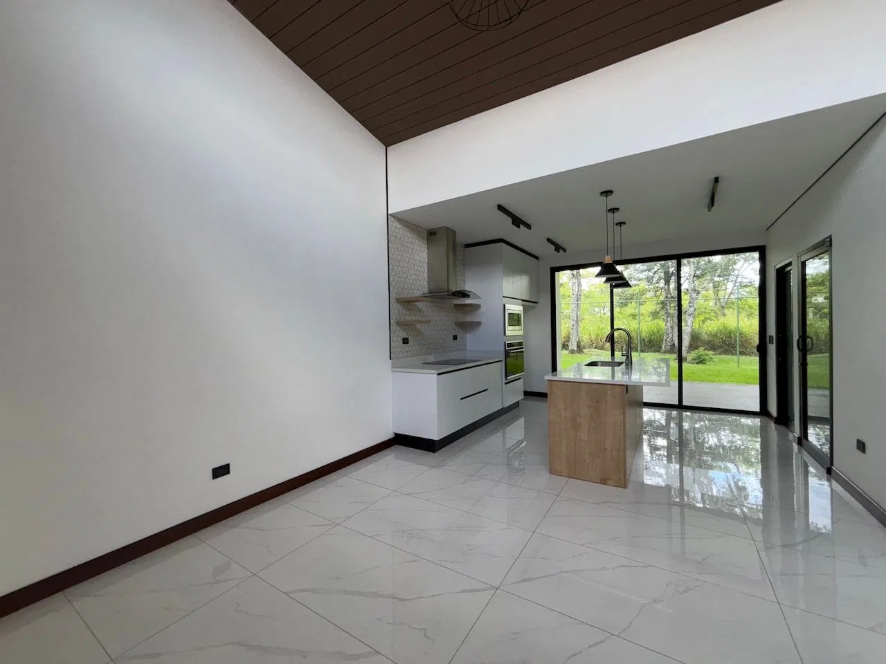 ALQUILER DE CASA EN CONDOMINIO - LOS REYES - LA GUACIMA