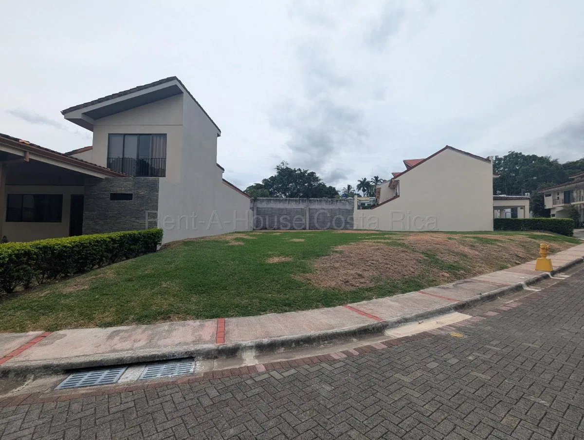 Venta de Lote en Rio Oro Santa Ana 27-92 - Venta en Santa Ana