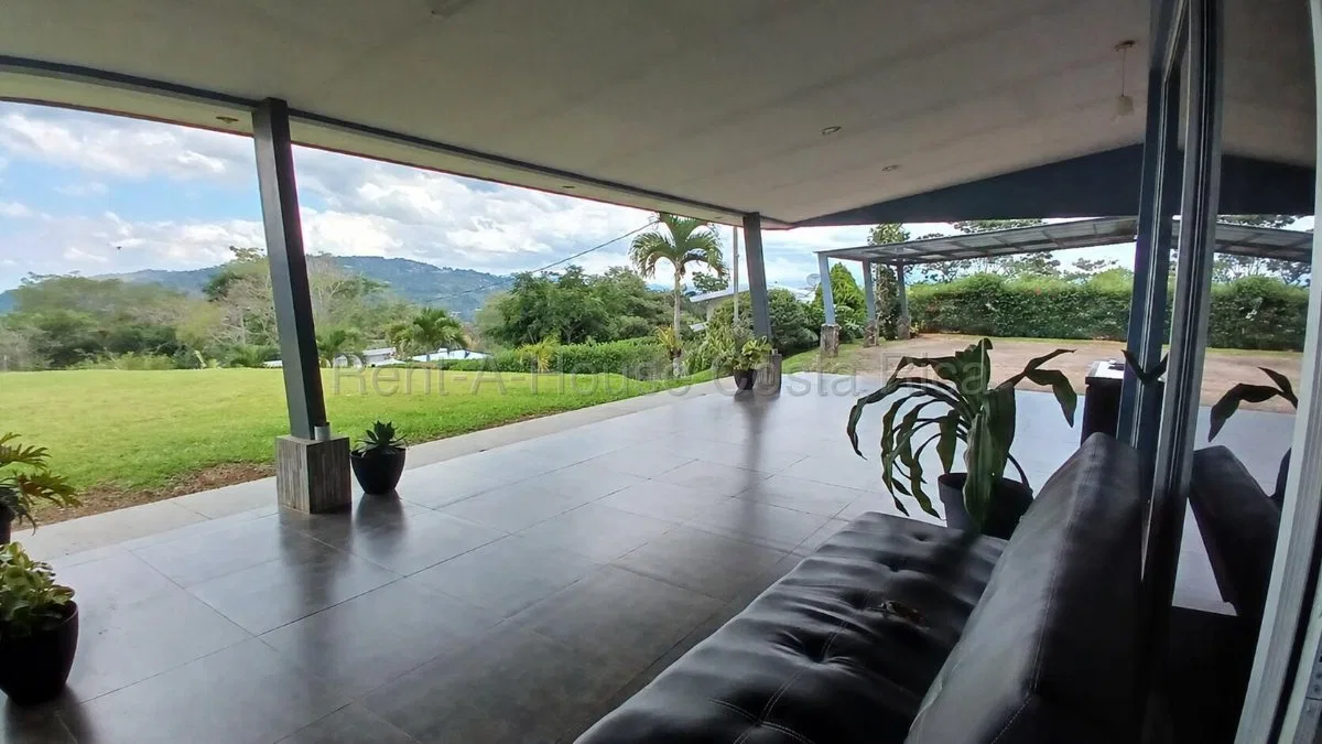 Venta casa de 1 nivel con amplio terreno, vistas y 5 parqueos #26-1877 GS - Venta en Puriscal