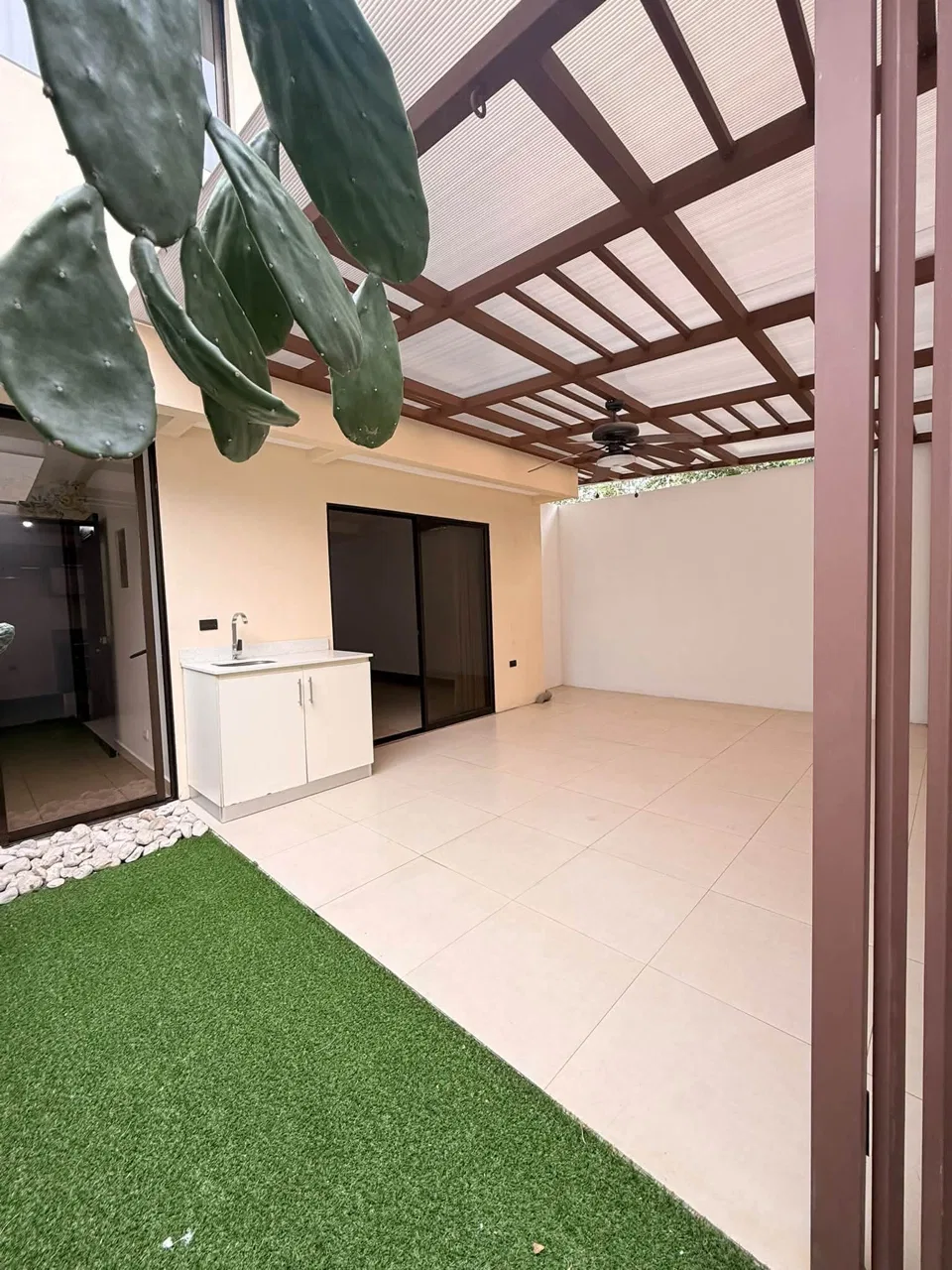 Alquiler de Casa con Terraza - Condominio en Ciudad Colón, photo 6