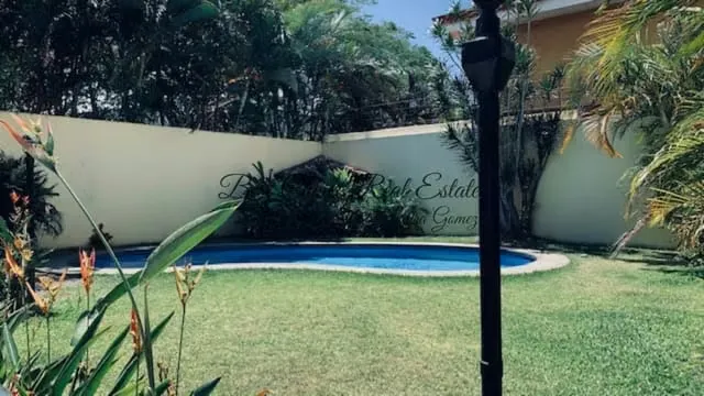 This wonderful house is for rent / sale, newly remodeled and spacious spaces, in Nice Condominium, Belén-La Ribera., photo 2