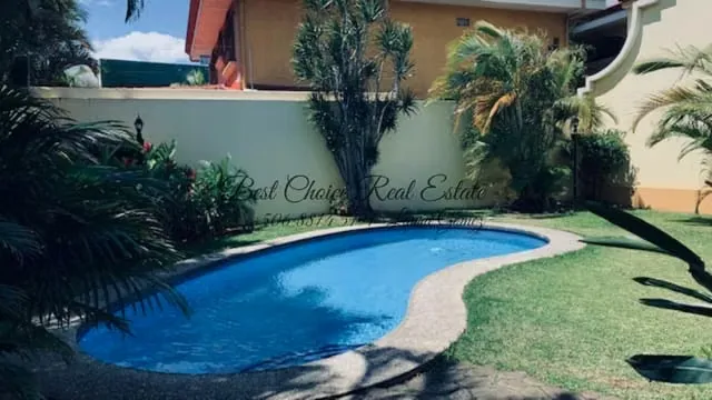 This wonderful house is for rent / sale, newly remodeled and spacious spaces, in Nice Condominium, Belén-La Ribera., photo 3