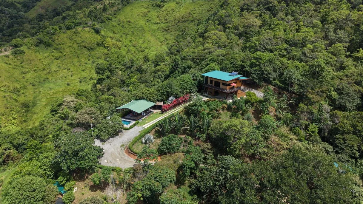 1-Hectare Property with a Two-Story Home, Ranch and Pool for Sale in La Guaria, Pérez Zeledón, photo 2