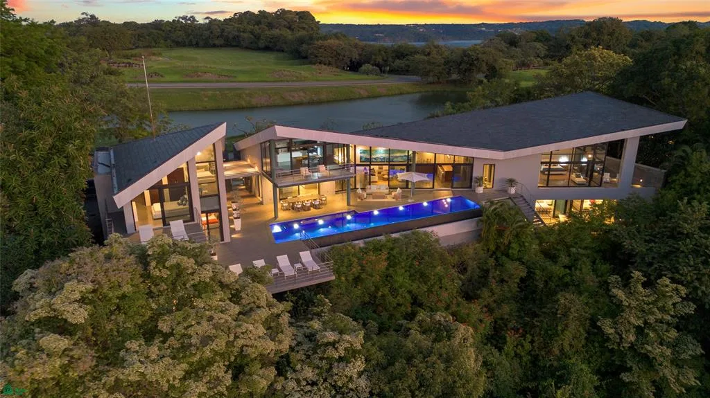 Oceano Papagayo - Architectural Oceanfront Estate