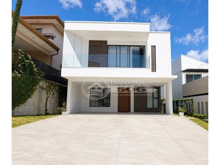 Casa moderna en Condominio Barreal de Heredia #3123