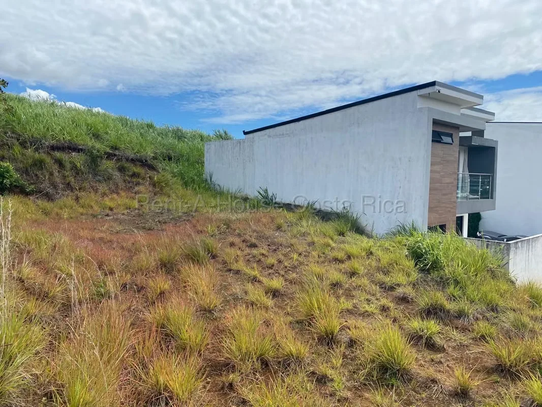 Land for Sale in Escazú, Rivergrand