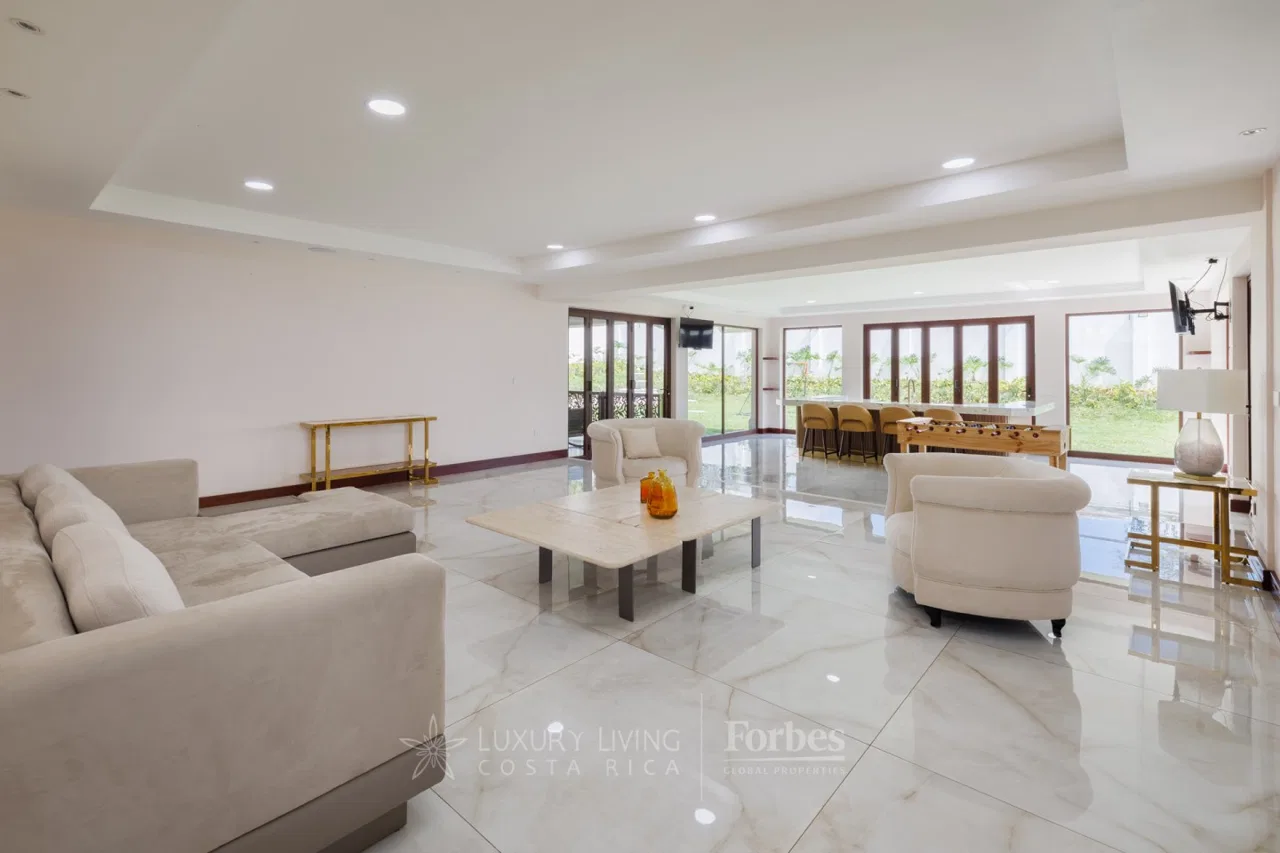 Remodeled single-story luxury home for sale in Lomas de Ayarco