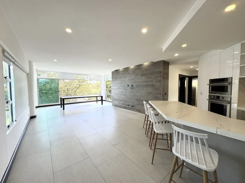 3 Bed Apartment To Rent in Escazu