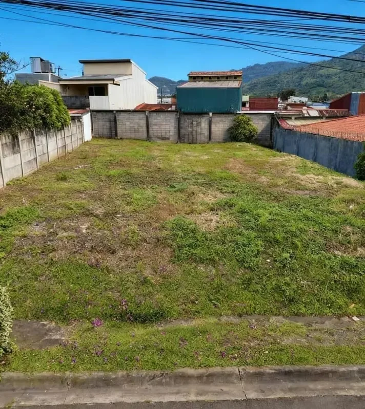 LOT FOR SALE - HIGH RESIDENTIAL HORIZON PRICE: