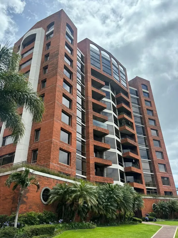Construction/Size: Monte Plata condominium units typically range from 360 m² to 420 m² in size.