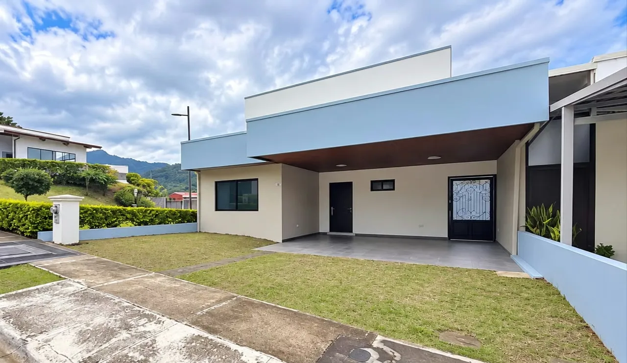 ¡HERMOSA CASA EN ALQUILER EN CONDOMINIO CEDROS DEL ESTE!