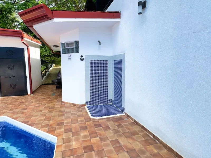 4 Bed Hotel / Leisure For Sale in Cahuita, photo 5