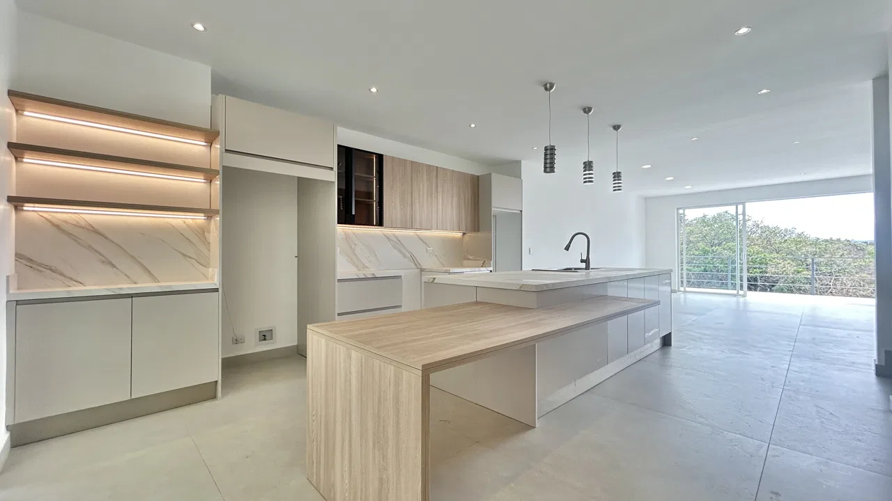 🏡✨ CASA A ESTRENAR EN VENTA o ALQUILER | ELEGANCIA, VISTA Y EXCLUSIVIDAD EN GUACHIPELÍN NORTE, ESCAZÚ ✨🏡