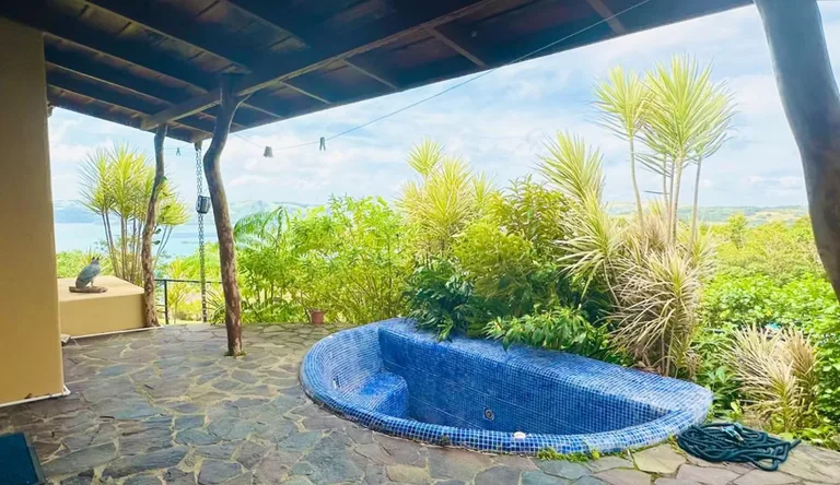 Pura Vida Costa Rica: Lake and Volcano view home, Garage and Guest Apartment, photo 2