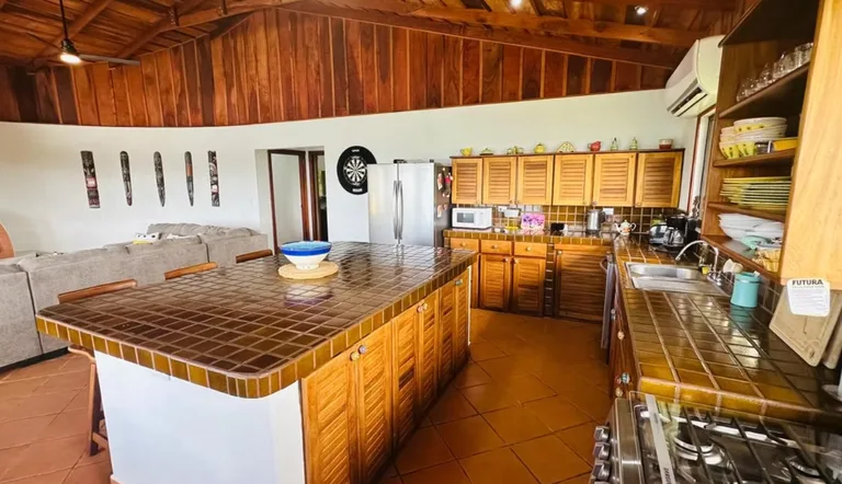 Pura Vida Costa Rica: Lake and Volcano view home, Garage and Guest Apartment, photo 11