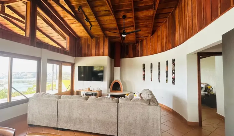 Pura Vida Costa Rica: Lake and Volcano view home, Garage and Guest Apartment, photo 12