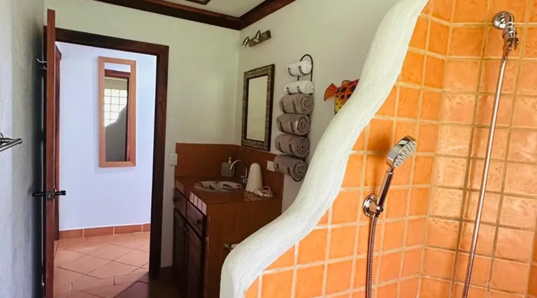 Pura Vida Costa Rica: Lake and Volcano view home, Garage and Guest Apartment, photo 5
