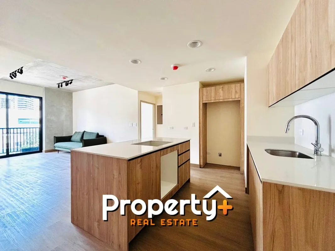 Viva con mayor privacidad en este moderno apartamento ubicado en un exclusivo proyecto boutique de solamente 19 unidades, en el corazón de Nunciatura.