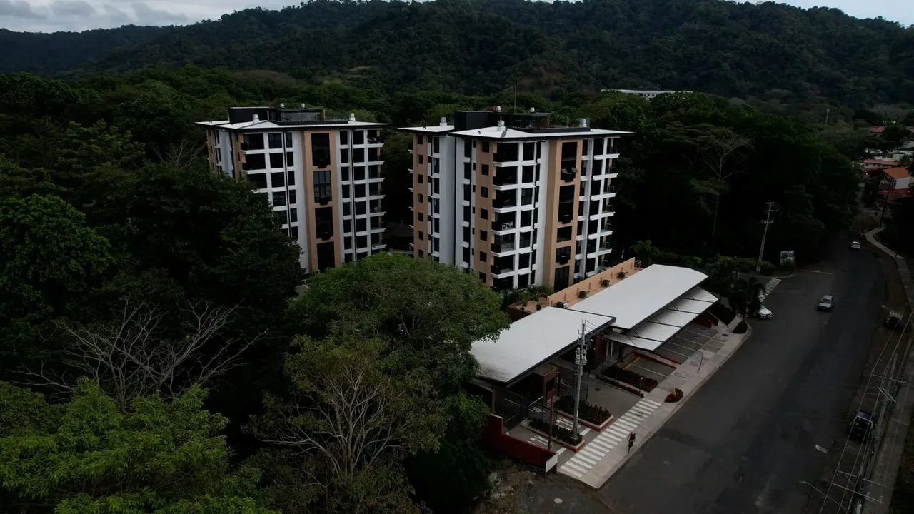 Nestled in the vibrant heart of Jaco, this stunning 2-bedroom, 2-bathroom apartment offers the perfect blend of modern luxury and tropical ...