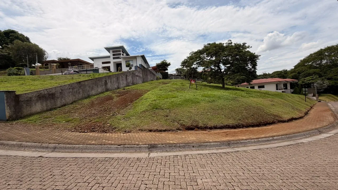 Se vende! Lote Hacienda el Paseo Grecia