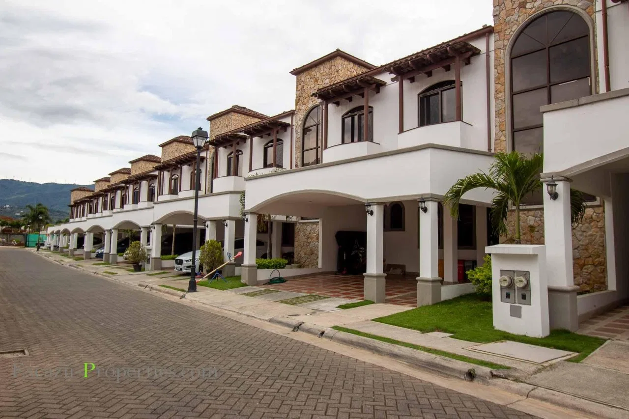 Casas Santa Ana