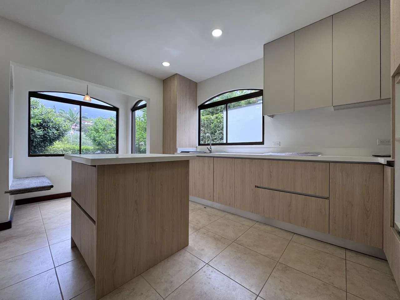 Hermosa casa en exclusivo condominio Santa Lucia con estratégica ubicación frente a calle vieja rodeado de su extraordinaria oferta gastronómica y comercial; y con ..., photo 8