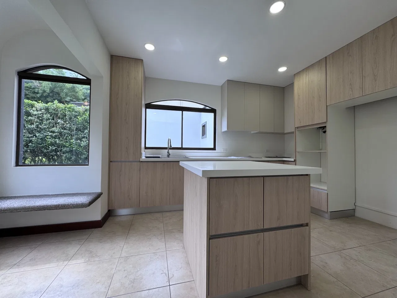 Hermosa casa en exclusivo condominio Santa Lucia con estratégica ubicación frente a calle vieja rodeado de su extraordinaria oferta gastronómica y comercial; y con ..., photo 9