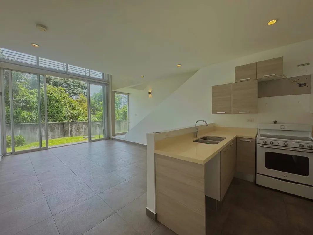 APARTMENT FOR RENT IN THE IVY CONDOMINIUM - GUACHIPELIN