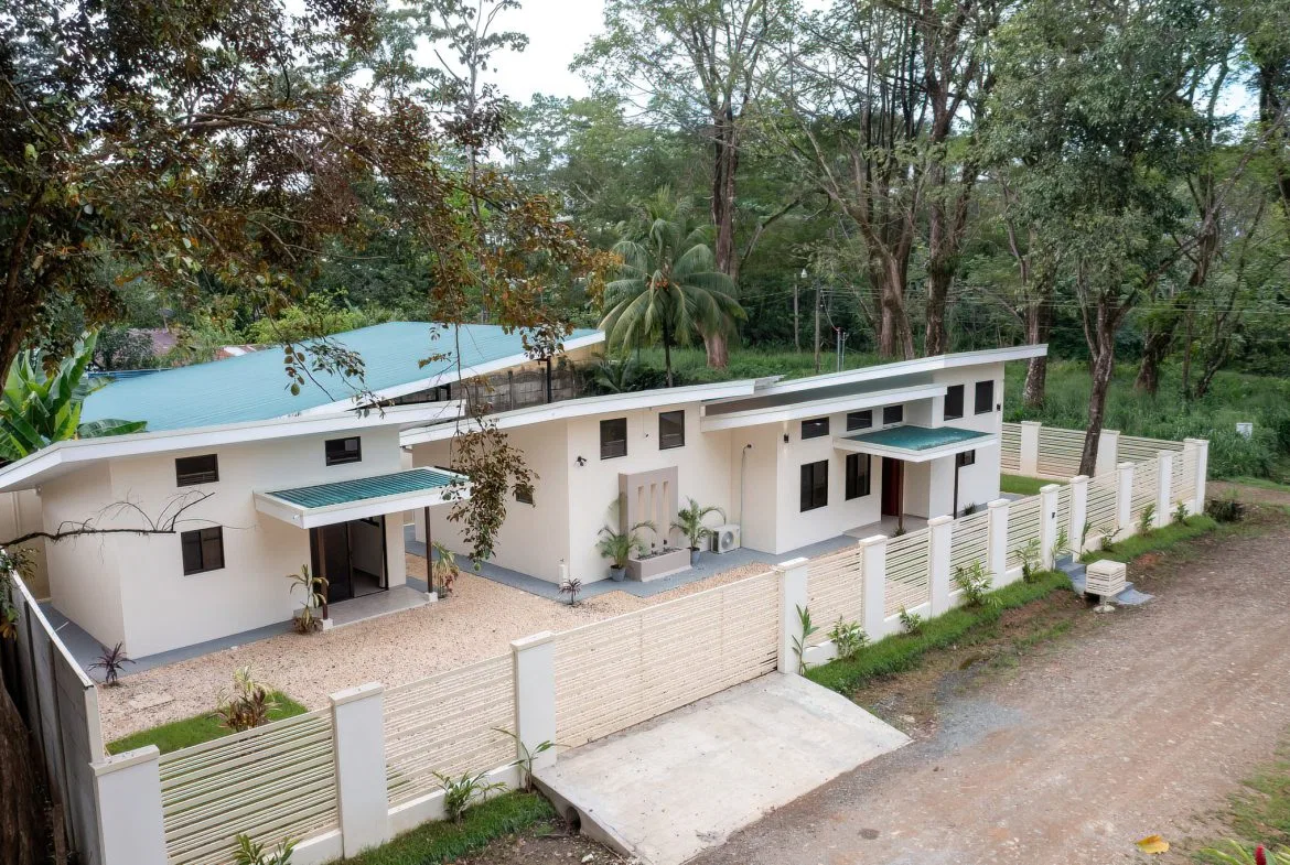 HOUSE AND CASITA CLOSE TO EVERYTHING IN UVITA, photo 3