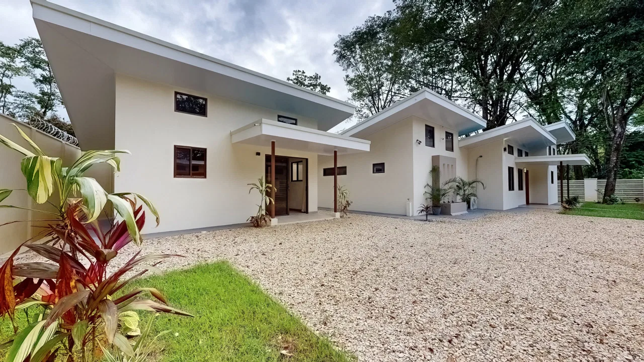 HOUSE AND CASITA CLOSE TO EVERYTHING IN UVITA, photo 4