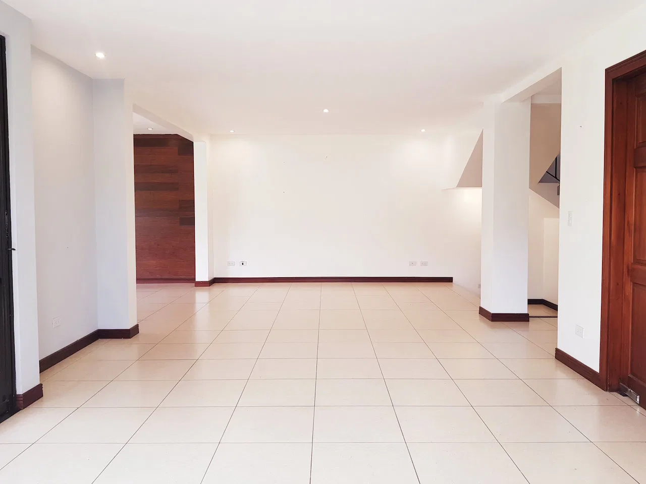 VENTA DE CASA PARA INVERSIÓN EN CONDOMINIO ALMERIA, photo 3