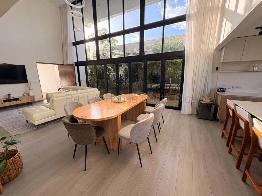 VENTA CASA EN HACIENDA LOS REYES PBR - Venta en Alajuela