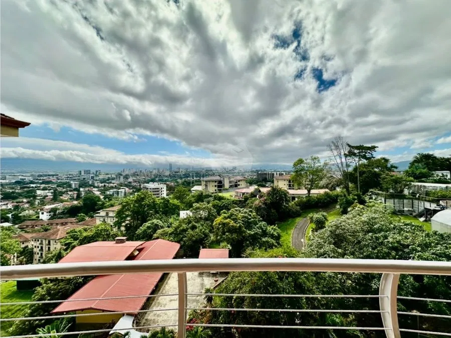 Este hermoso apartamento cuenta con tres habitaciones, sala, comedor, sala de TV, cocina, tres baños completos, medio baño para visitas, bodega y dos parqueos., photo 4