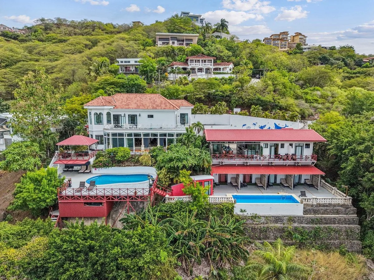 OCEAN VIEW ESTATE and BOUTIQUE RETREAT IN OCOTAL BEACH
