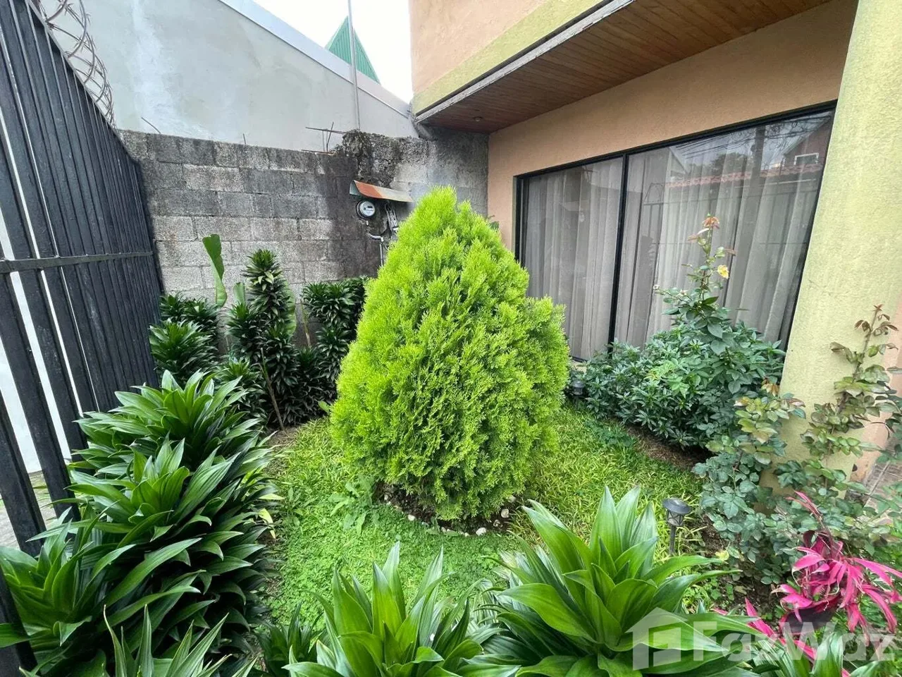 3 Bedroom House for Sale in Goicoechea, San Jose for $156,556, photo 2
