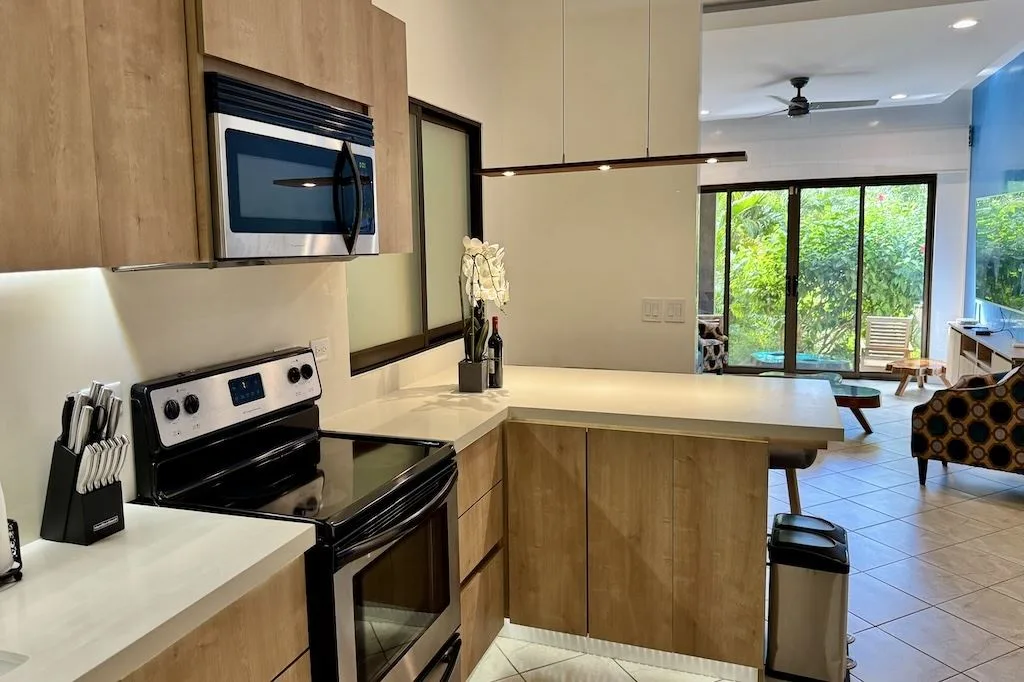 The Oaks 94 ~ Ground-Floor Condo with Custom Finishes and Pool Access, photo 4