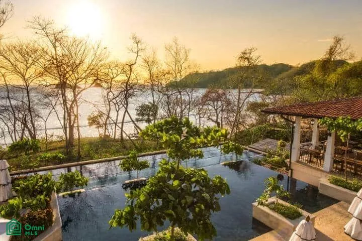 27 Cartagena, Las Catalinas - Finca Frente al Mar de Estilo Colonial Espanol