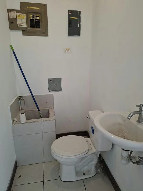 It consists of a spacious, well-lit and ventilated room, photo 15