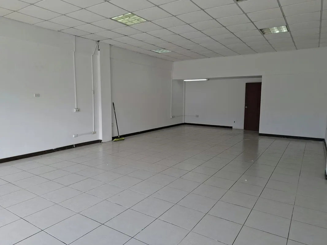 It consists of a spacious, well-lit and ventilated room, photo 8